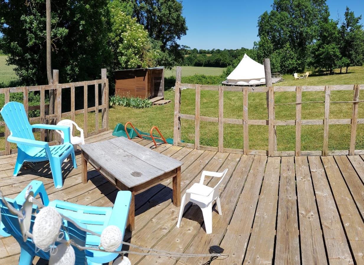 Camping La Petite Houmee Curzay-sur-Vonne Exterior foto