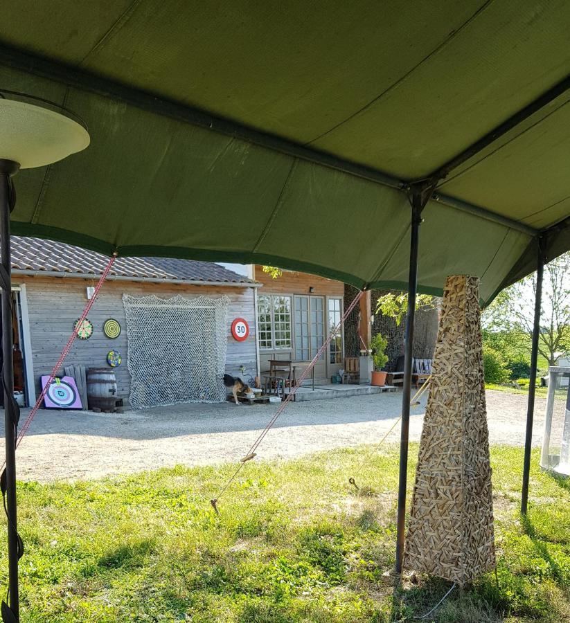 Camping La Petite Houmee Curzay-sur-Vonne Exterior foto