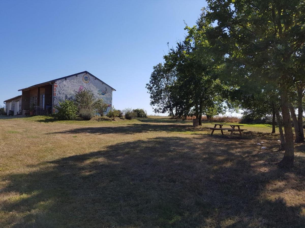 Camping La Petite Houmee Curzay-sur-Vonne Exterior foto